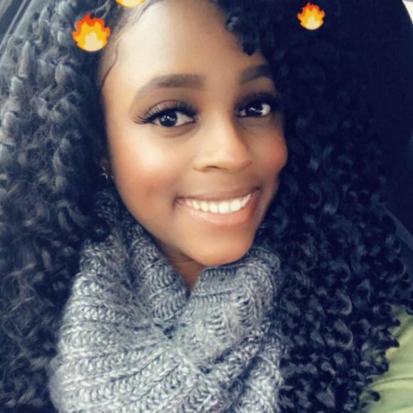 Meet your Posher, Tia - Picture 1 of 1